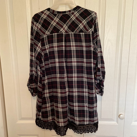 Wallpapher Plaid Tunic Top - Picture 2 of 4